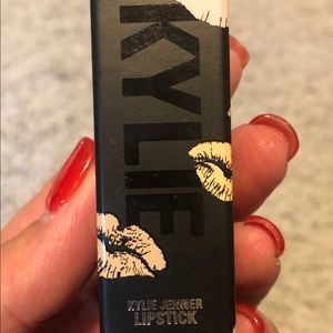 Kylie Cosmetics lipstick